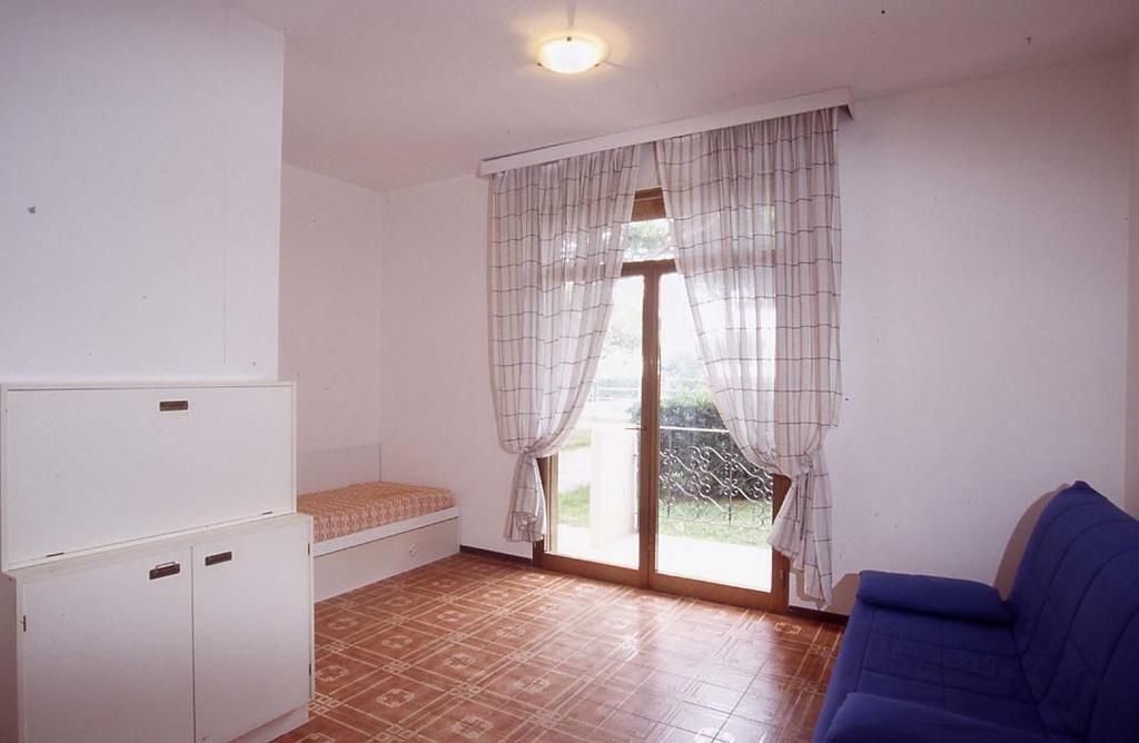 Residence Garden -Walterigato Apartments Solo Per Famiglie Лідо-ді-Єзоло Екстер'єр фото